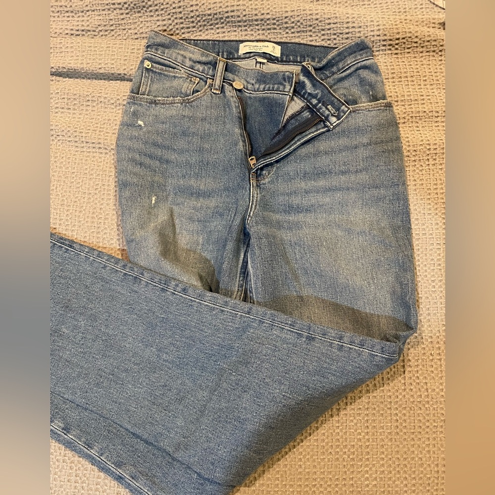 Abercrombie 90s Straight Ultra High Rise